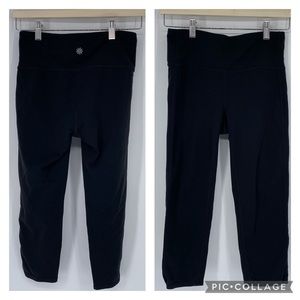 Athleta‎ Women's Capri Leggings in Black Size Small